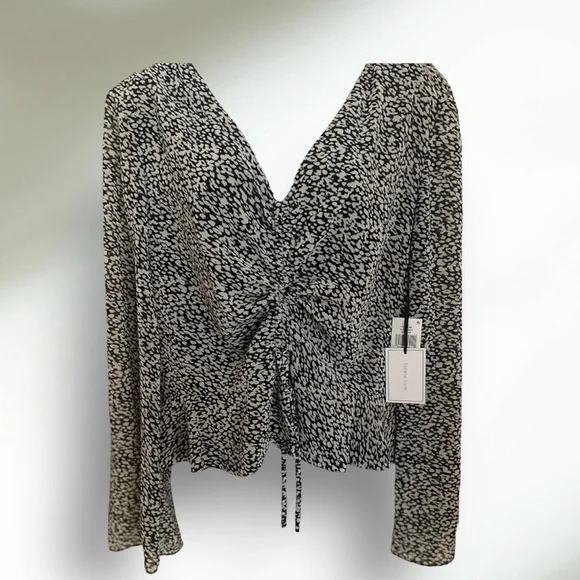 1.STATE Women’s Top Long Sleeve Adjustable Center Ruched V-Neck Top. - Picture 4 of 4